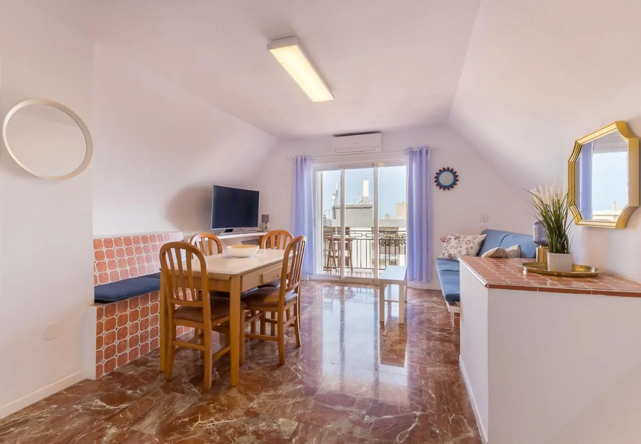 Reformado Apartamento En El Centro Con Vista Al Mar トレモリノス